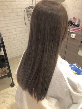 ヘアーサロンヴォイス 大野城店(Hair Salon Voice) ロング、グレーアッシュ