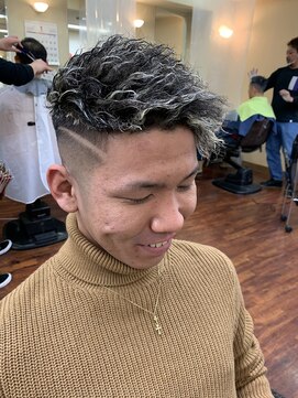 メンズ美容室 タカミ ツイストハイライトフェード