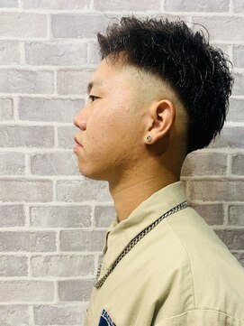 サロンドクロエ(Salon de Chloe) 《Chloe/倉敷》　ツイストパーマ××スキンフェード××黒髪