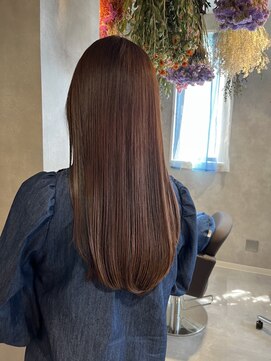 お花と犬と美容室 ストレートロング