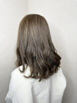 ヘア カンパニー トワ 千葉店(TOWA)&nbsp;伸ばしかけ×グレーベージュ×ハイトーン