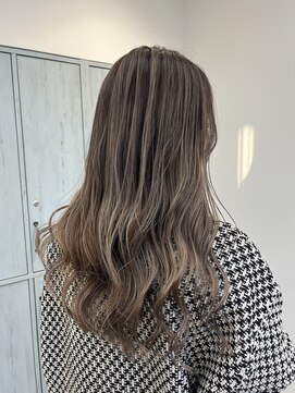 ロテ(LOTE.) ハイライト/髪質改善/ブリーチ/切りっぱなし/一宮/妙興寺