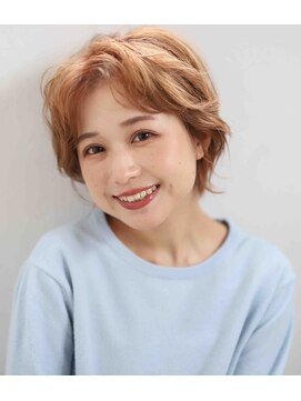 30代40代大人可愛い外国人風小顔ワンサイドショートボブ