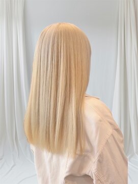 モア(moa) ホワイトブロンド