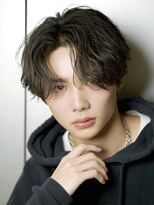 ルーシー 渋谷(LUCEY) センターパートフェザーパーマツイストスパイラルパーマメンズ