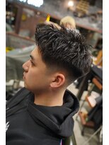 フォーコーナーズカットショップスリーセント 栄(FourCornersCutShop 3/cent) フェードショート