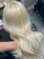 ベレーザ 渋谷(BELEZA)&nbsp;18138シルバーホワイトアッシュセミロングレイヤーワンホンヘア