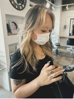 クイン(qin)&nbsp;コントラストフェイスフレーミングカラー