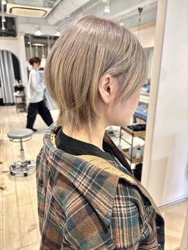 シェノン 赤羽店(CHAINON) 益若つばさ風ショート金髪ハイトーンショートボブ2026年夏ヘア