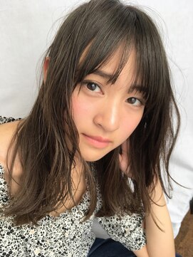 チェルシー 表参道 学生限定「頭を動かした時の髪のニュアンス」パーマはこれが大事