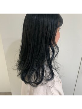 エミィ(emme) ロングウェーブ［立川/立川駅/立川南口/髪質改善］