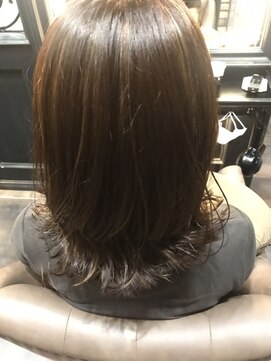 トリエラ(TRIELA) 顔まわりインナーカラー