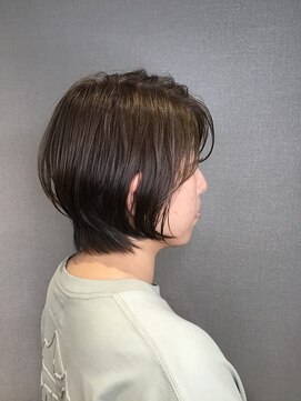 リリ(Liri material care salon by JAPAN) 丸みや艶感が綺麗な大人ショートボブ