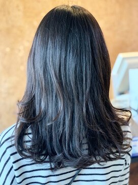 アークスヘアー 大人可愛い暗髪でも透明感♪アッシュカラー×毛先カール