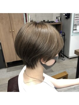 フェリア 松山(Feria) 【Feria松山】ハンサムショート×透明感×グレージュ-相原愛梨-