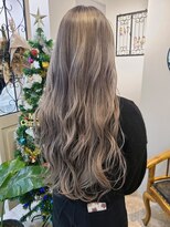 ヘア ケア ディエイチケー(HAIR CARE DHK)&nbsp;ミルクティーアッシュのロングヘア