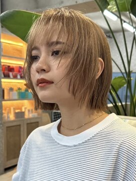 サンク 原宿 表参道(cinq) ミルクティーベージュショートボブ切りっぱなしボブタッセルボブ