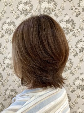 ルシエル バイ カトレアグループ(Le Ciel) 30代40代50代/白髪ぼかし/レイヤーボブ／イヤリングカラー