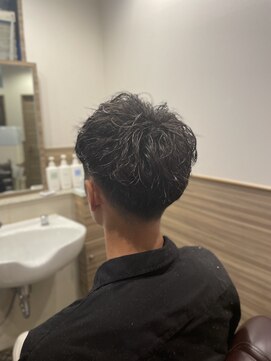 銀座マツナガ 神田店 メンズパーマ黒髪スペインカール爽やかワイルドツーブロック