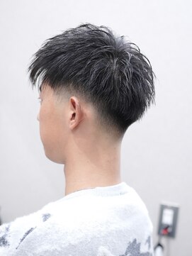 スラッシュ(SLASH) スパイキーショート/ボックスショート/短髪/アップバング/姫路