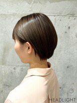 ニューカマー バイ ヘッドライト シブヤ(NEW COMER by HEADLIGHT shibuya)&nbsp;耳掛けショート×プラチナブロンドカラー