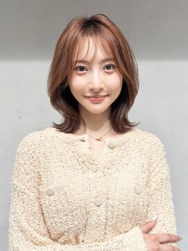 ヒトワ(hitowa) くびれミディ/顔まわりレイヤー/外ハネカール/シルキーベージュ