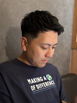 オスマン 御茶ノ水神保町店(Osmann) フェザーパーマグレーブルーカラー刈り上げショートバング