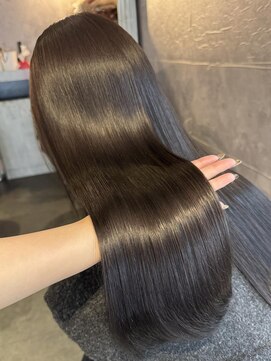 エルバイラビス 大宮(elu by lovis) 《鈴木茉奈》オリーブアッシュ/ブラウン/艶髪/大宮