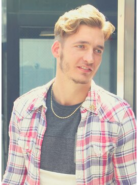 ワースホワイル(WORTH WHILE) 刈り上げセンターパートサーフカール波巻きツイストスパイラル