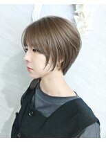ハイストリートヘア(High street Hair)&nbsp;大人のカジュアル可愛いスタイル×カーキアッシュ