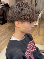 フィフス 原宿(fifth)&nbsp;ツイスト波巻きスパイラルパーマツーブロメンズマッシュ韓国