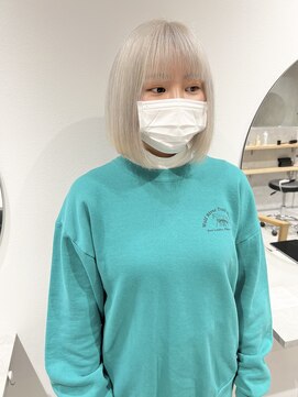 ラミエバイメルト 下北沢(lamie by melt) 村上/ホワイトベージュブリーチカラーツヤ髪切りっぱなしボブ