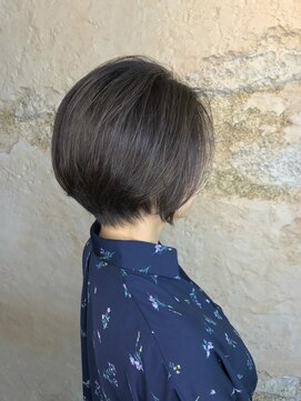 グリッター 泉中央店(GRITTERs) 白髪ぼかしハイライト×大人美人ショート