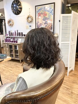 ワン エイティー ディグリース 恵比寿(180°One Eighty Degrees.) くせ毛を活かしたボブスタイル