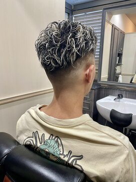 グレイスフルバーバー 赤坂見附店 極道パーマ＋メッシュ