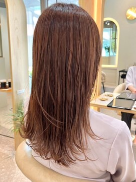 ダブルバイグリッター(W by GRITTERs) ミルクティーベージュ ハイトーン ロング 外ハネワンカール