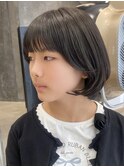 キッズカットボブ前髪顔周りレイヤー丸みショート小学生