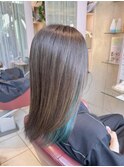チラ見えインナーカラーブルーグリーン