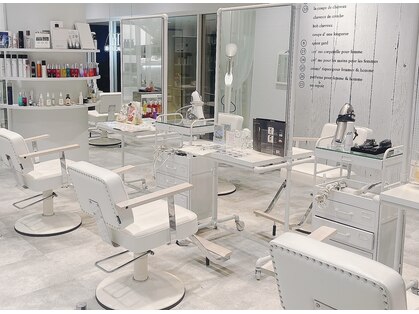 メゾンデエムスラッシュ センター北(Maison des M.SLASH)の写真