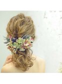 生花を使った二次会ヘアアレンジ