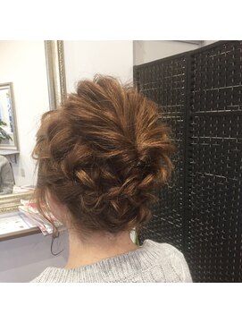 ニコラ(nicola) nicola×編み込みアレンジ