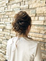 大人ルーズシニヨンヘア 結婚式 お呼ばれ 二次会 30代40代50代