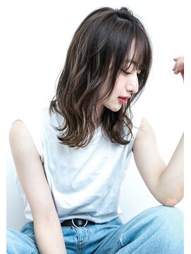 リラ バイ クオーレ(LIRA by CUORE) 大人外ハネスタイル