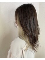 モディッシュバイアルティナ(modish by artina)&nbsp;インナーカラーナチュラルベージュ×ホワイトブロンド