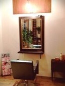 【Hair & Life soeLu 】木の素材を活かした打ちっぱなし風のサロン◇ワンランク上のキレイを叶えます！