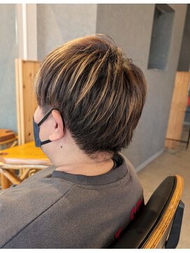 ジャドール ツーブロック刈り上げ&ハイライトカラー