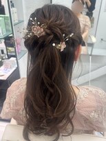フォルテステラ(FORTE STELLA) 大人っぽさと可愛さ両方持ち合わせたハーフアップアレンジ