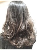 【Marl外国人風カラー】アッシュベージュのグラデーションカラー