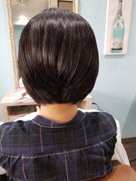 ルークス 中央林間(LOOOKS) 前下がり黒髪ショート