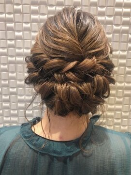 オリーブスバイネオリーブ(Olive's by neolive) 【新宿 Olives by neolive】ねじりヘアセット